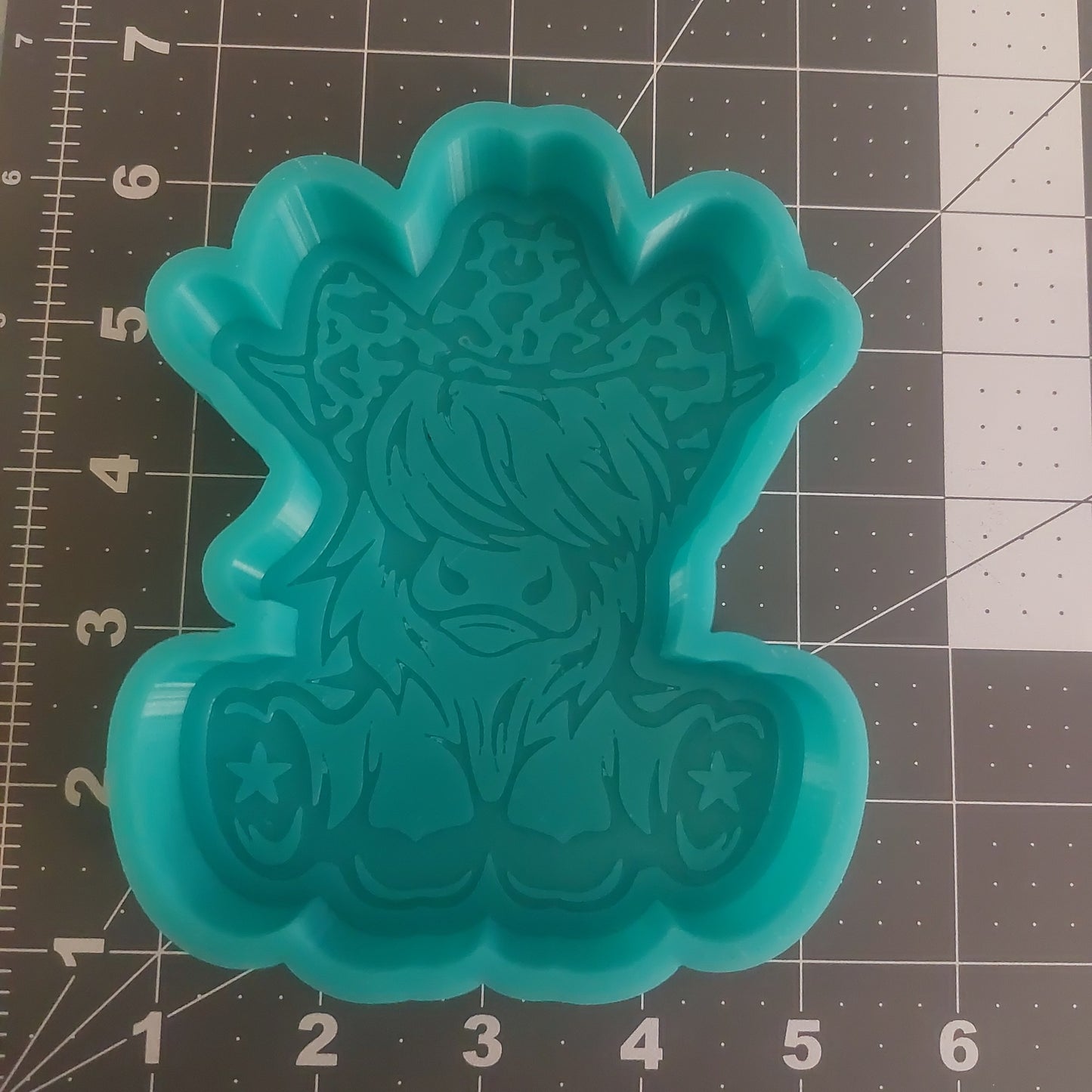 Highland Cow Leopard Hat Mold (B17)