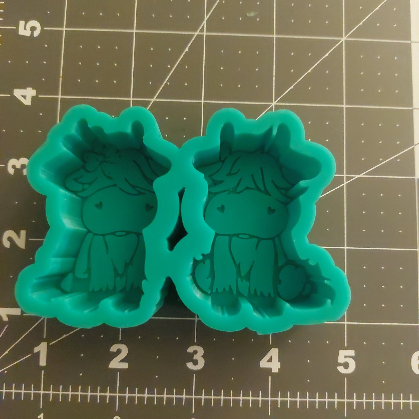 Highland Cow Mold (B14)