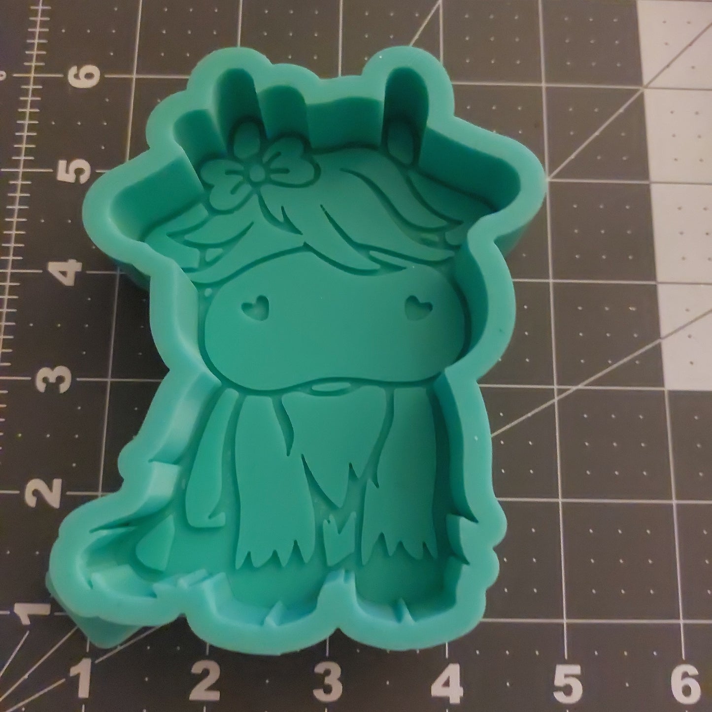 Highland Cow Mold (B14)