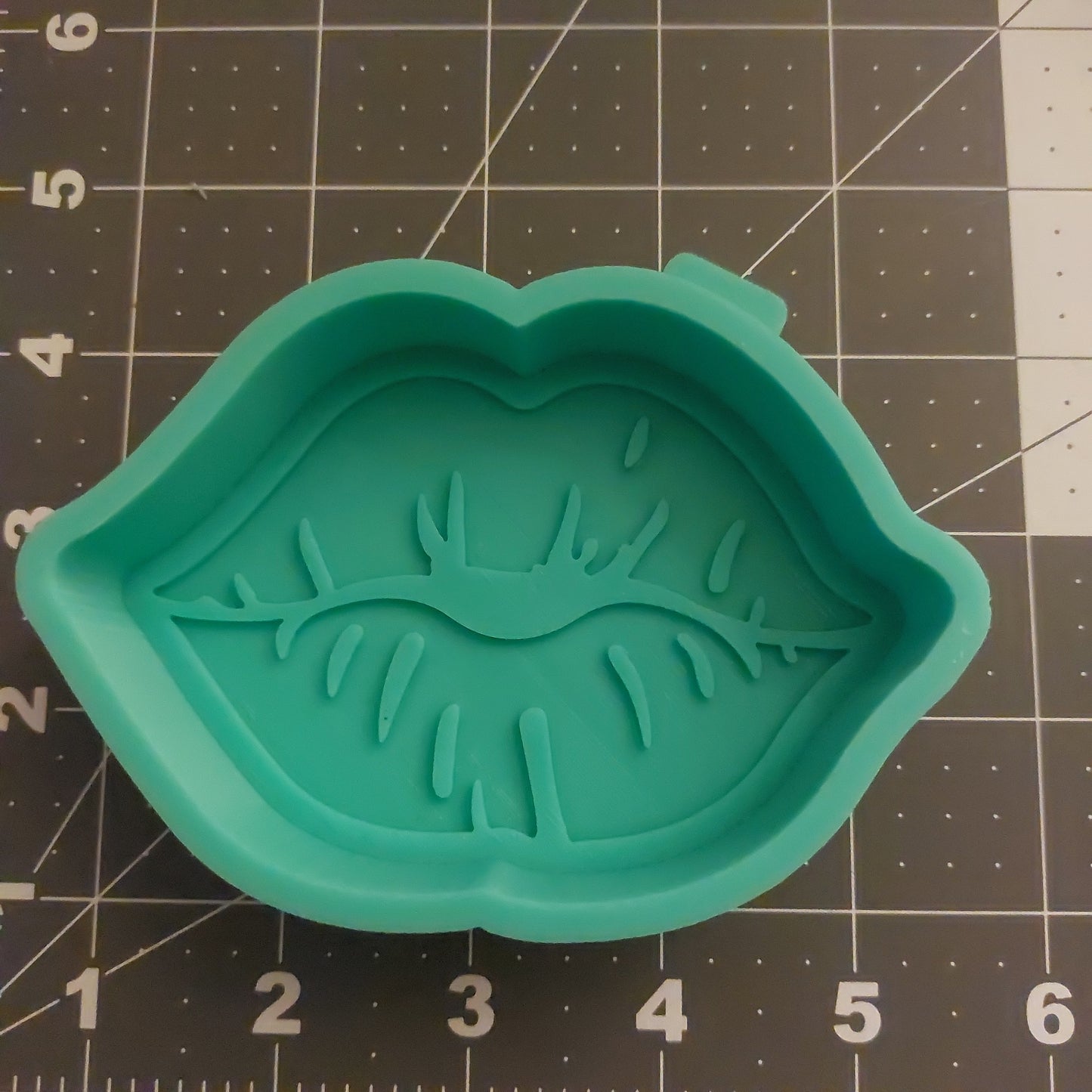 Lips Mold (B)