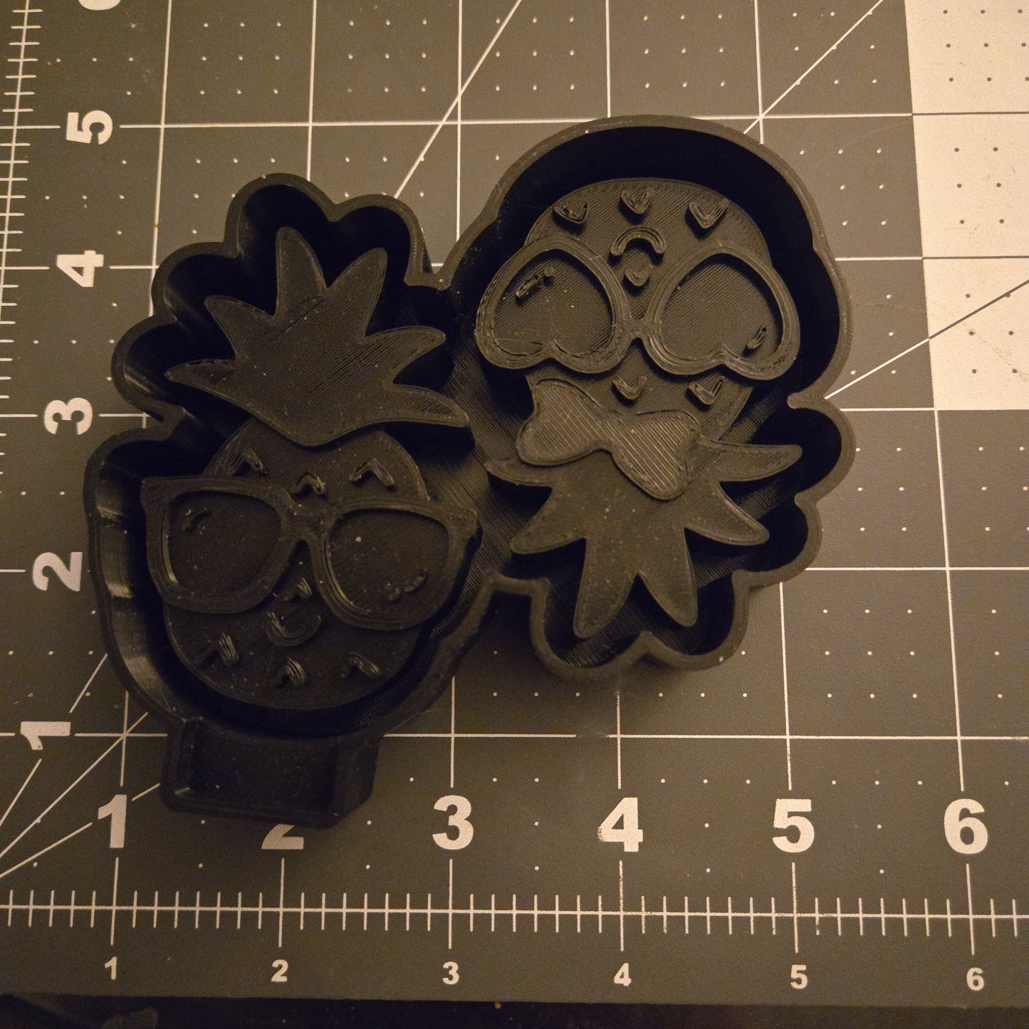 Cool Pineapple Mold (B23)