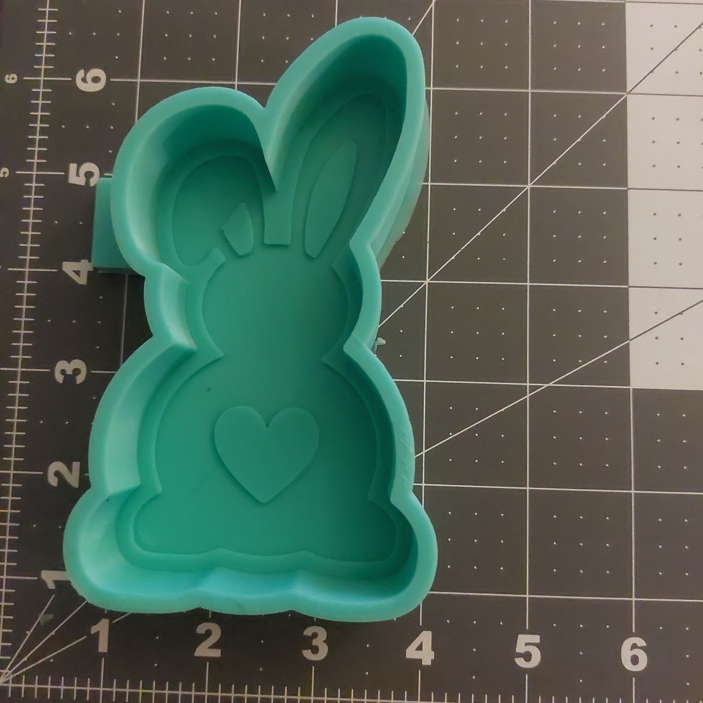 Bunny Mold (B21)
