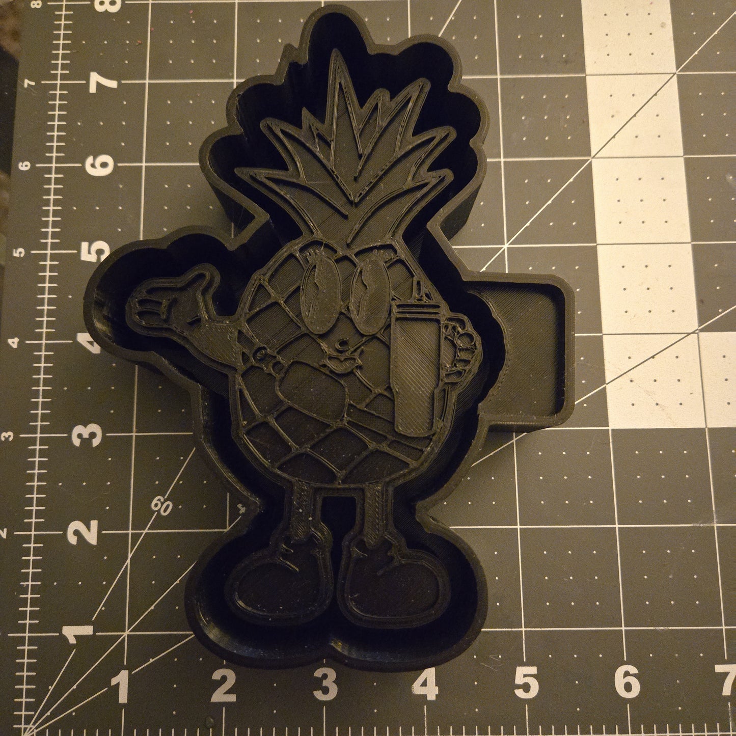 Boujee Pineapple Mold (B)